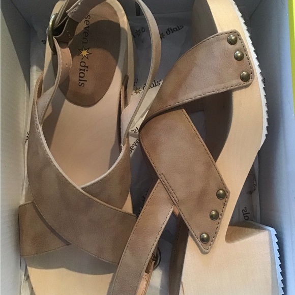 Seven Dials wood clogs *price dropped - Picture 5 of 5